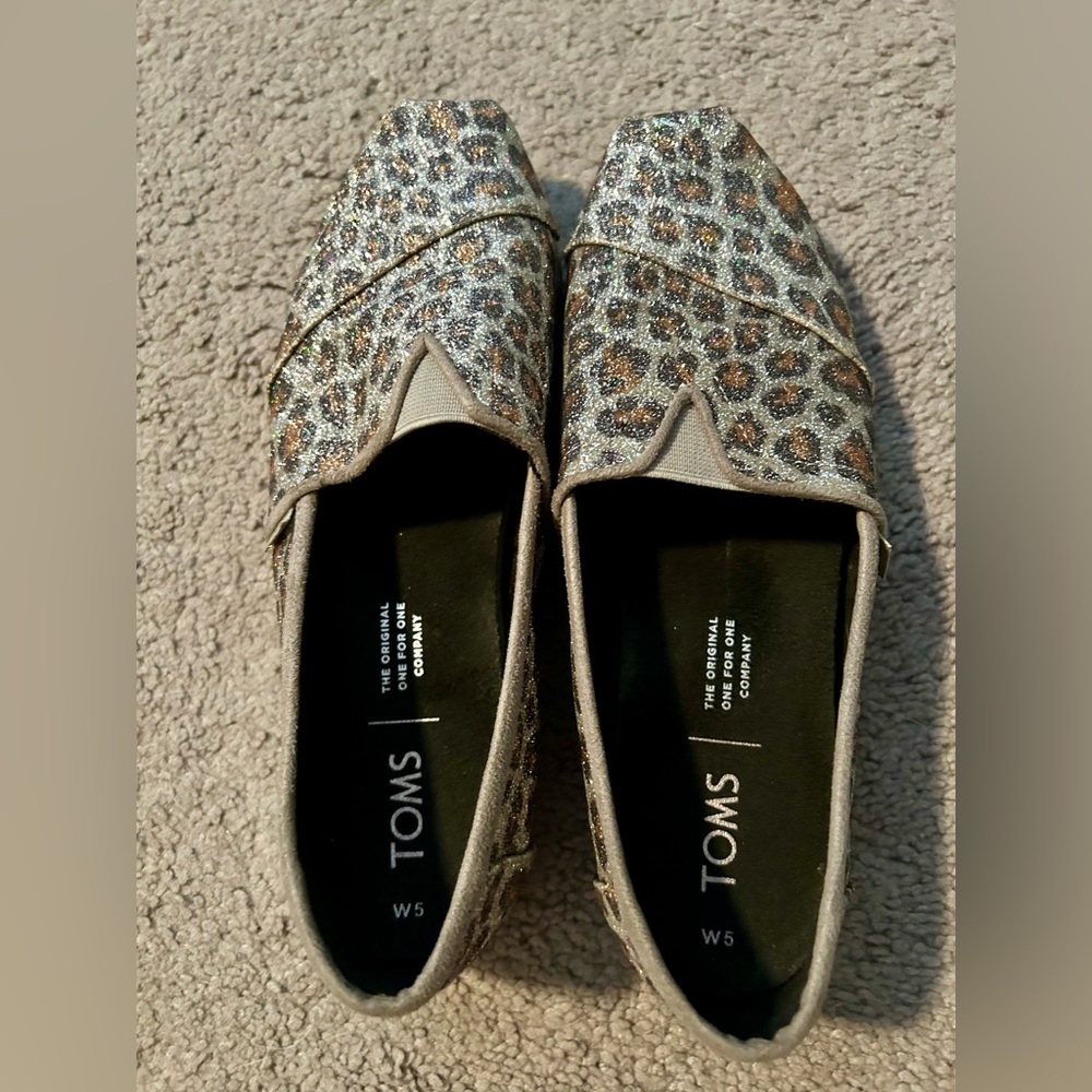 Toms Glitter Cheetah Print Shoes